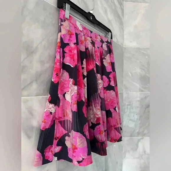 Cynthia Rowley- Fit and flare floral skirt- pockets-Size XSmall - Picture 10 of 10